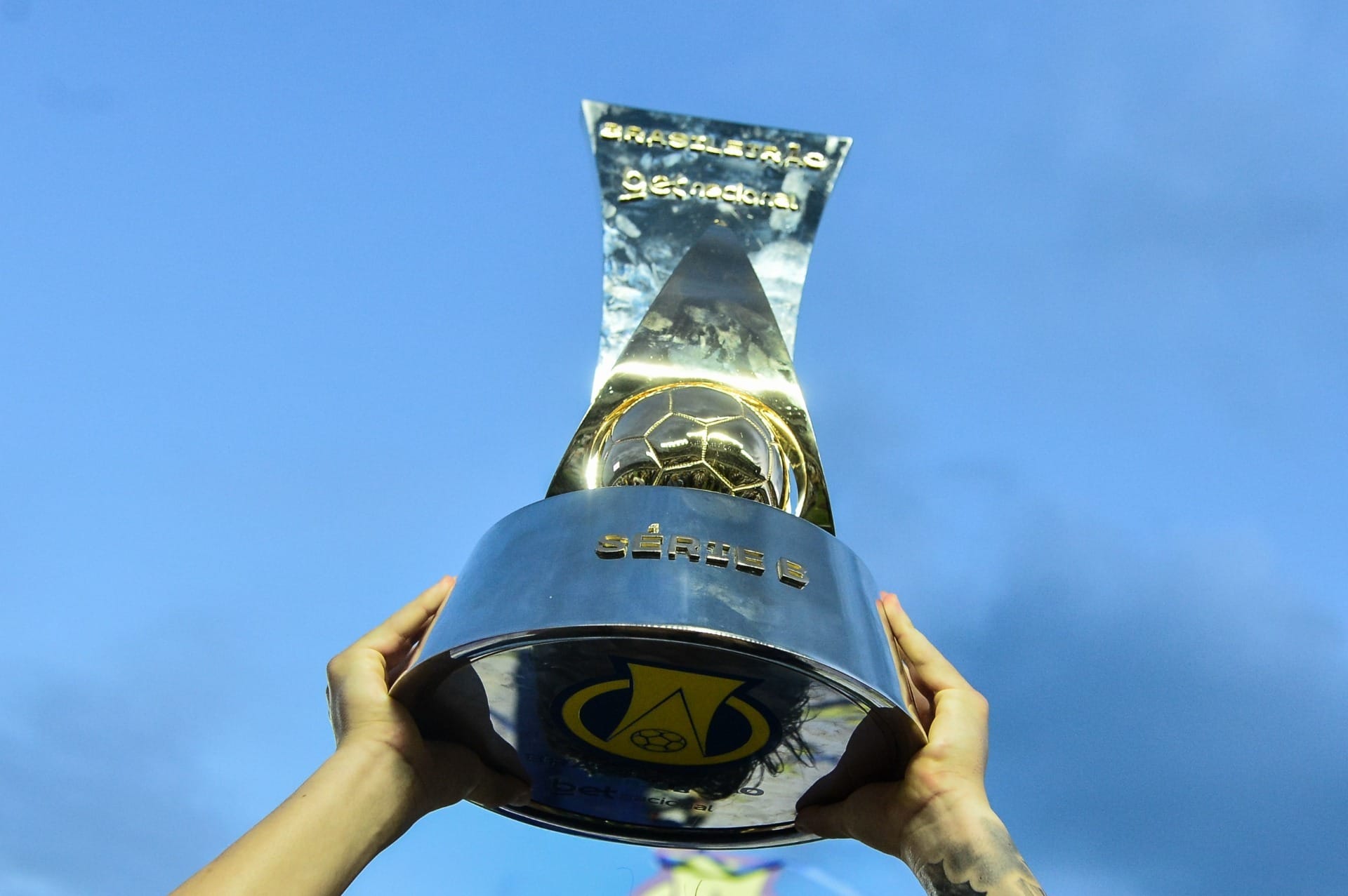 Libra e LFU ensaiam conciliação e anunciam acordo conjunto para venda de direitos da Série B