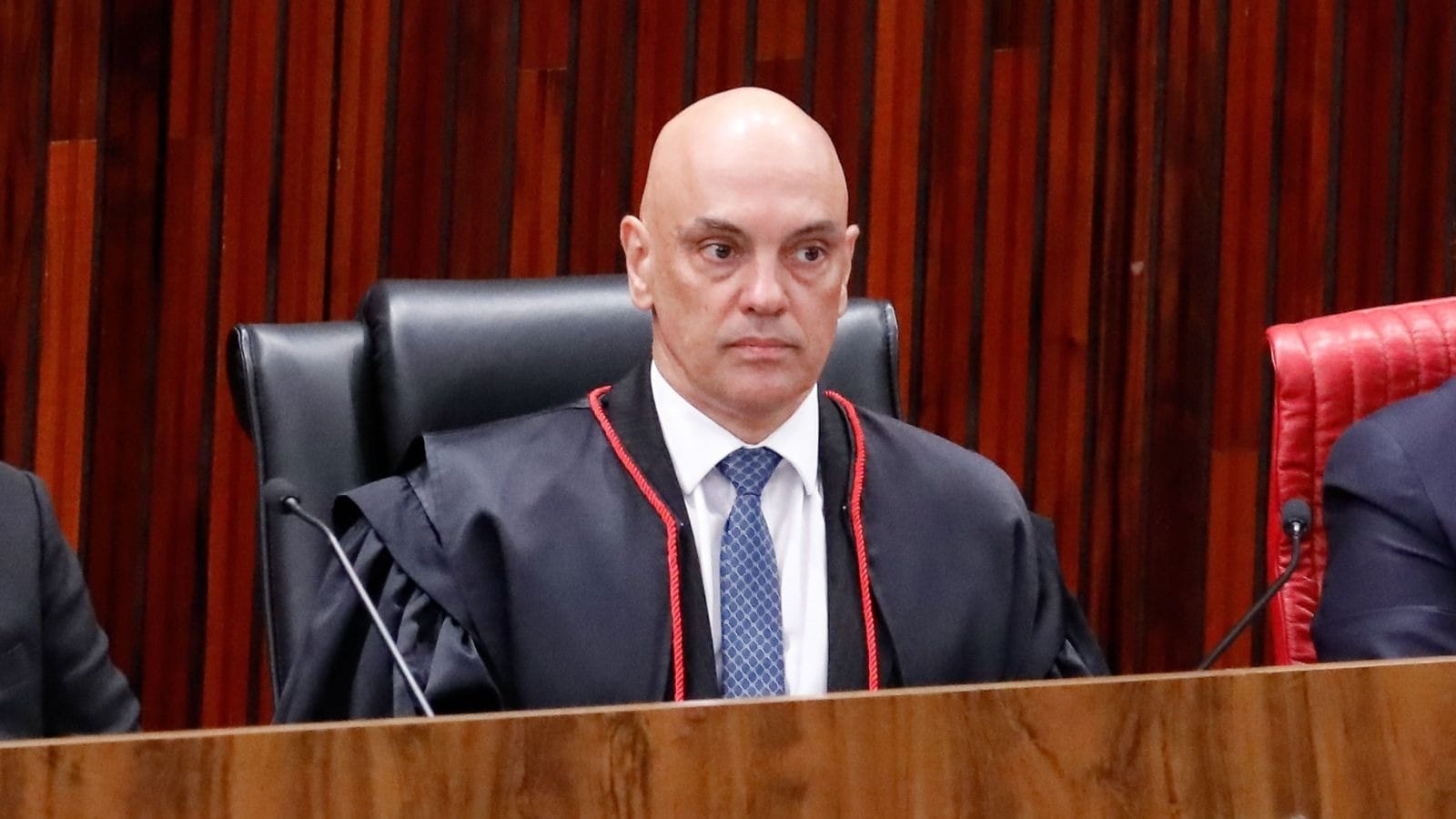 Moraes vota pela prisão de Roberto Jefferson por atentar contra a democracia