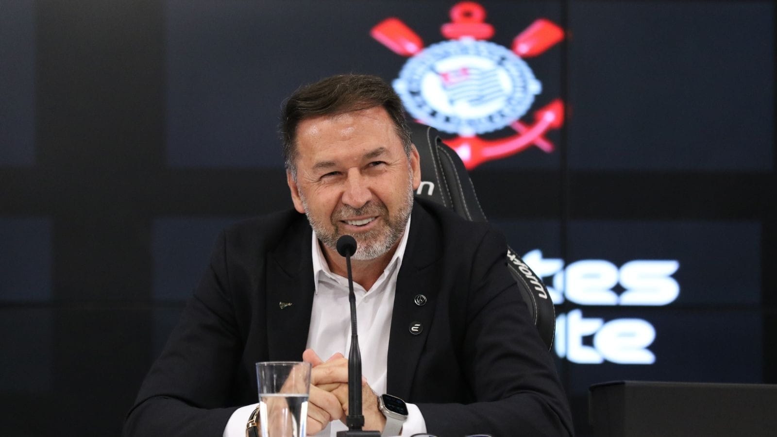 Augusto Melo responde a Tuma: "Corinthians é maior do que o Flamengo"