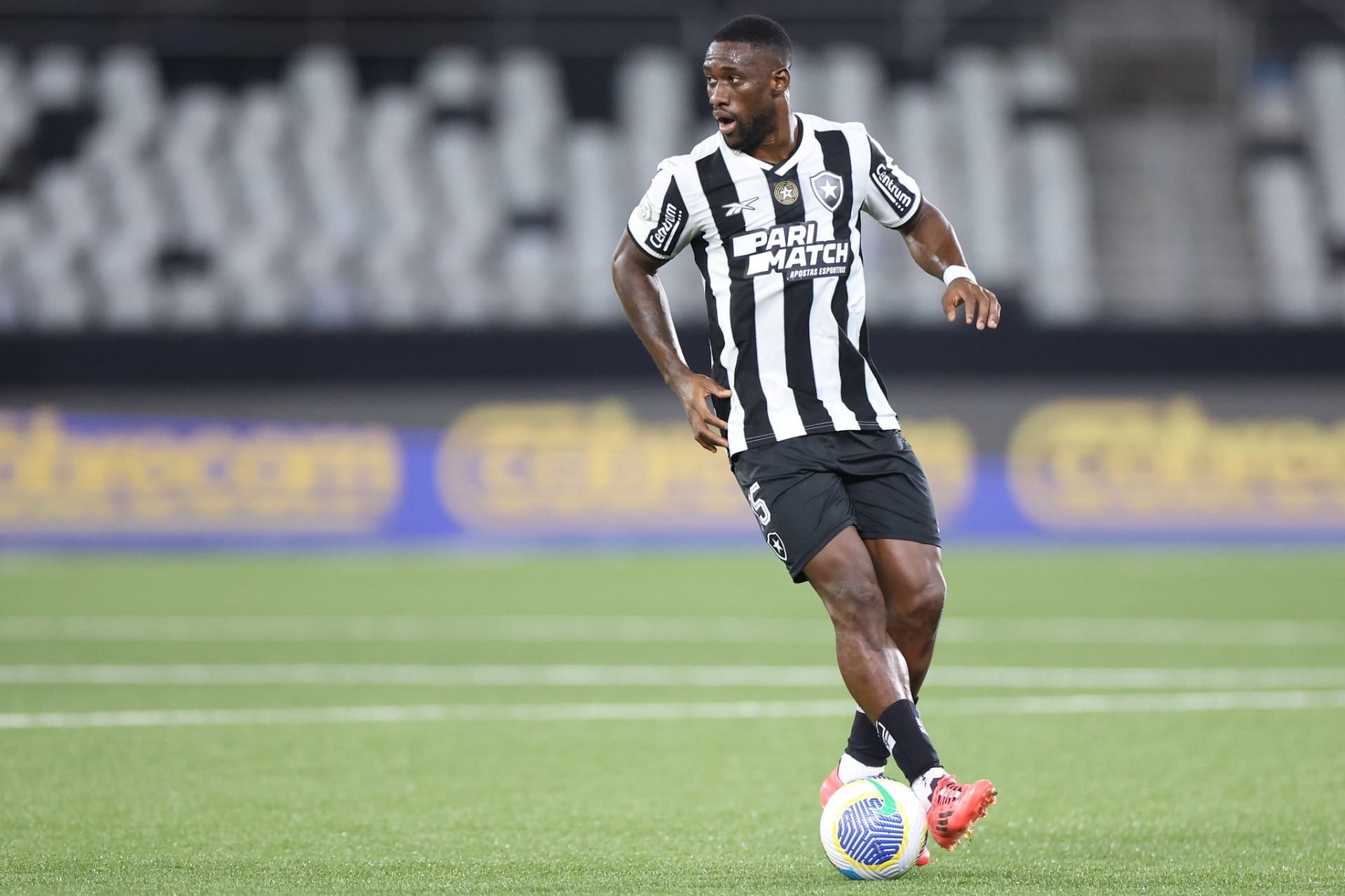 Botafogo oficializa saída de campeão da Libertadores