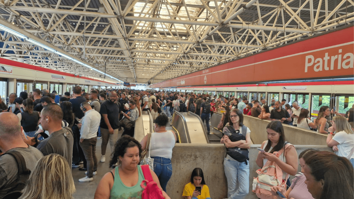 Manhã desta quinta-feira (3) é de transtornos na Linha 3-Vermelha do Metrô