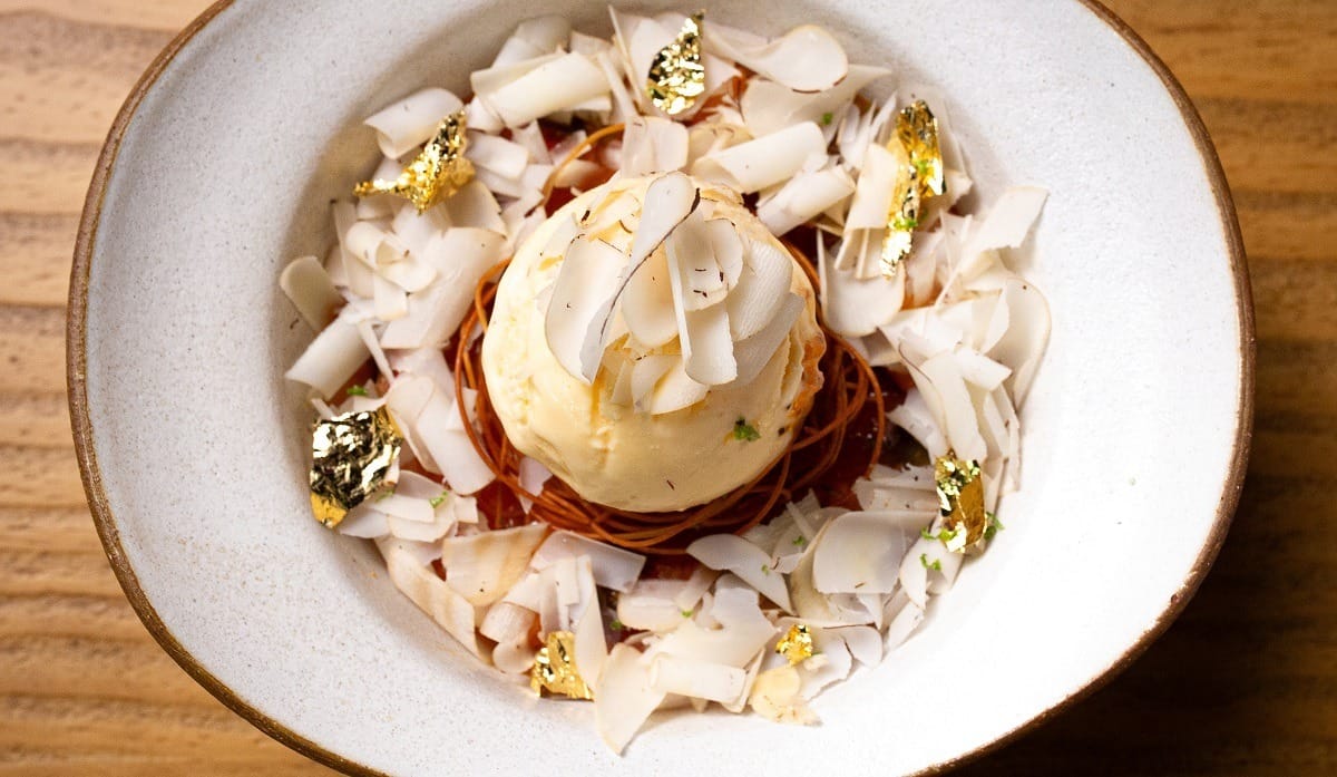 Sorvete de flor-de-laranjeira com compota de maracujá e figo | Band Receitas