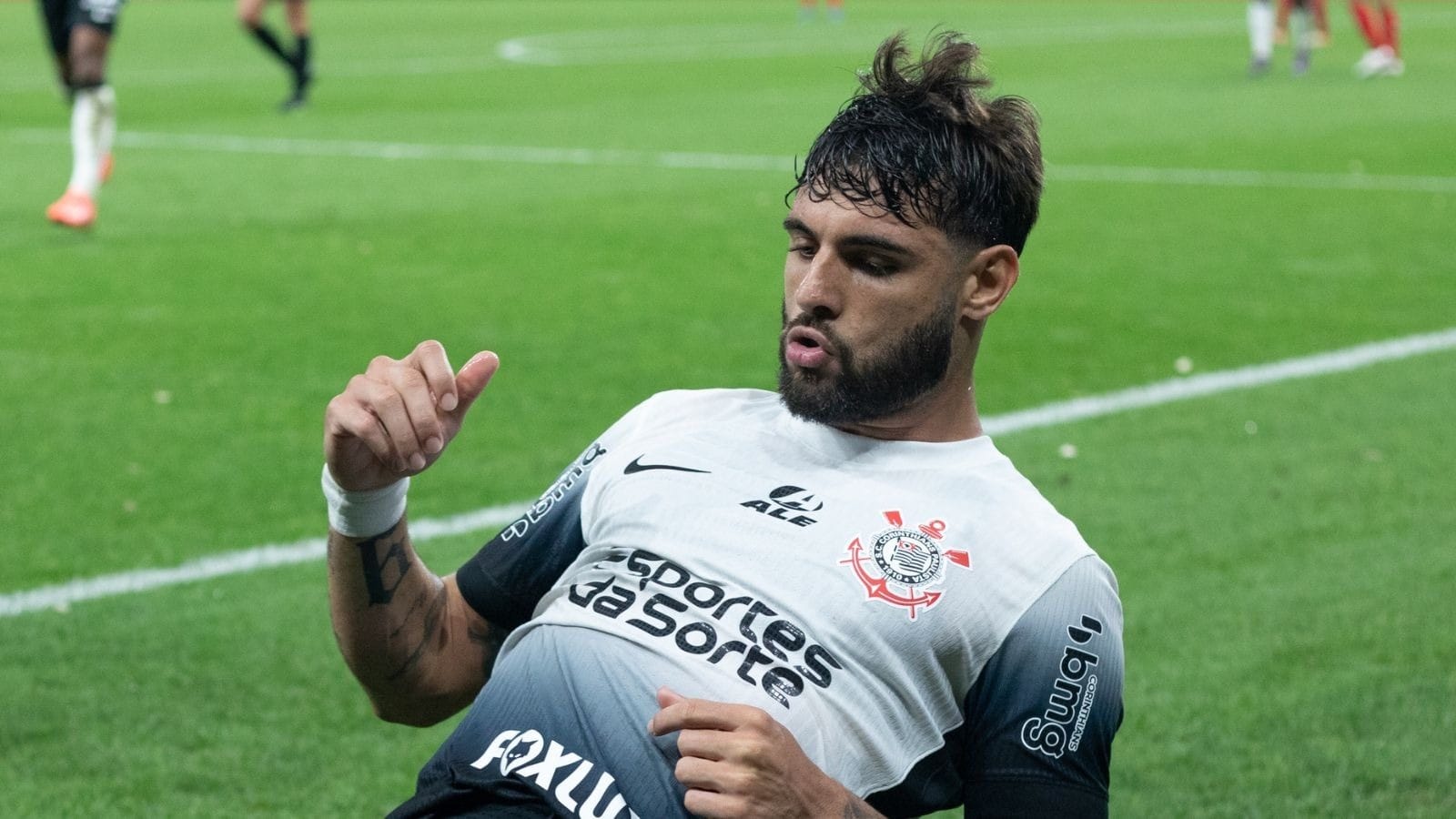 Augusto Melo reage a interesse da Europa em Yuri Alberto: "Multa é de R$ 500 milhões"
