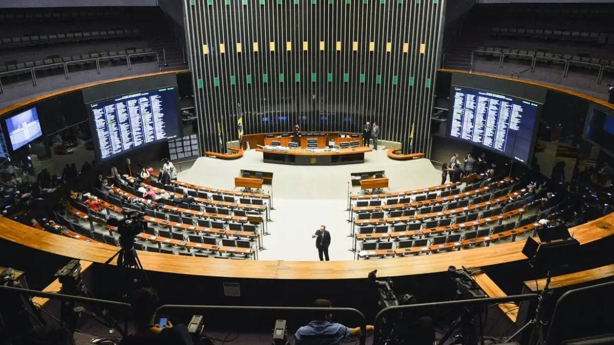 Comissão da Câmara aprova o fim da escala 6x1