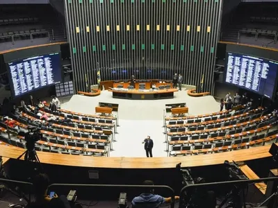 Comissão da Câmara aprova o fim da escala 6x1