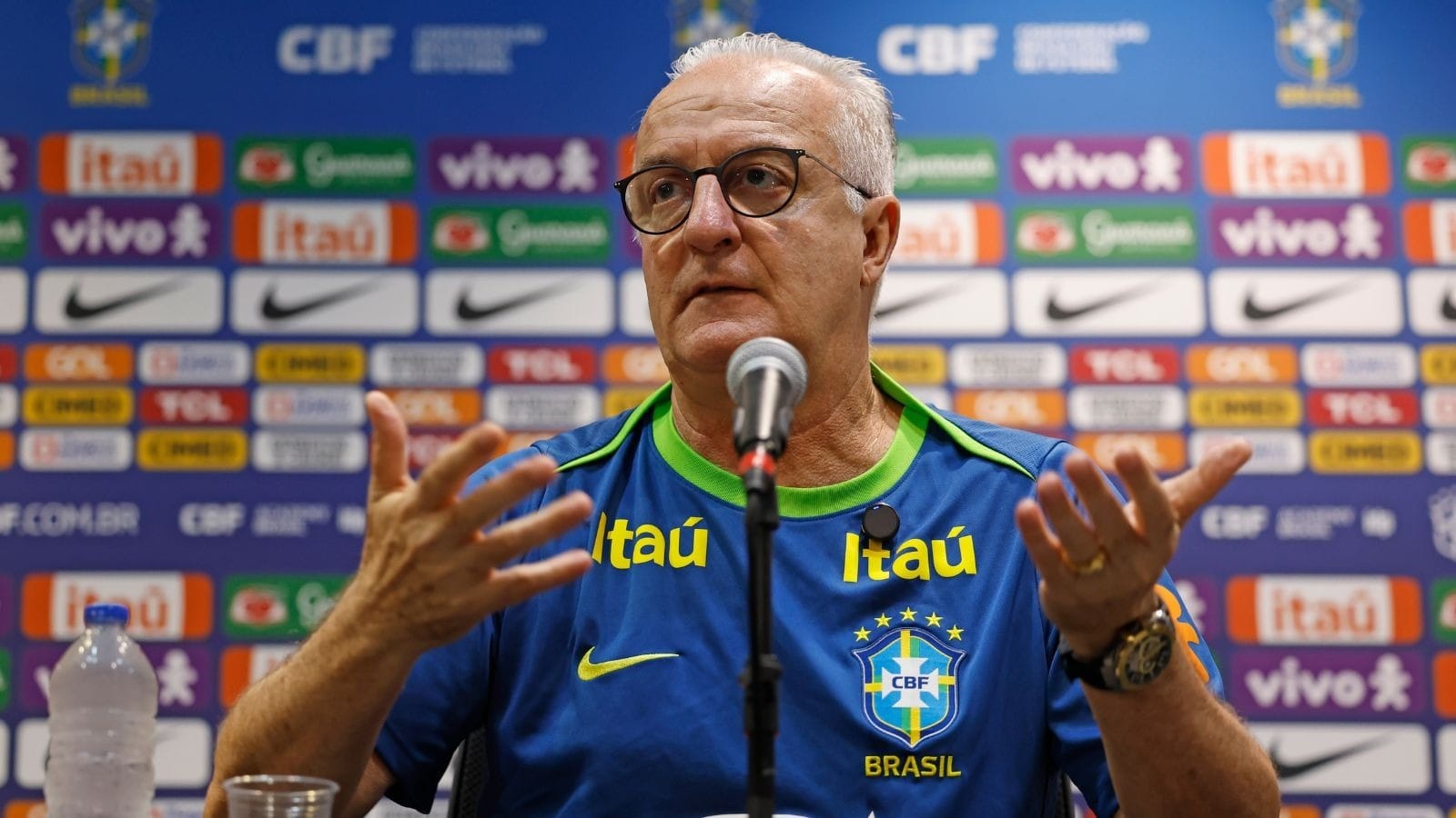 Dorival minimiza falas de Raphinha contra Argentina e pede "respeito entre as equipes"