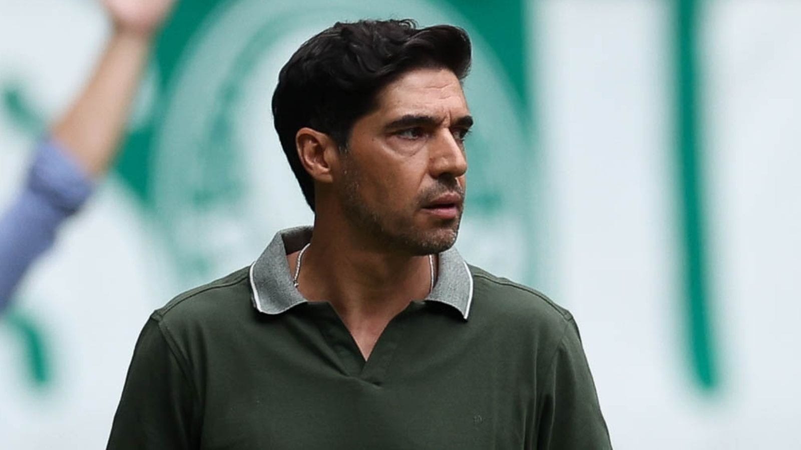 Abel Ferreira conversa com Sporting e aceitaria baixar salário, diz jornal português