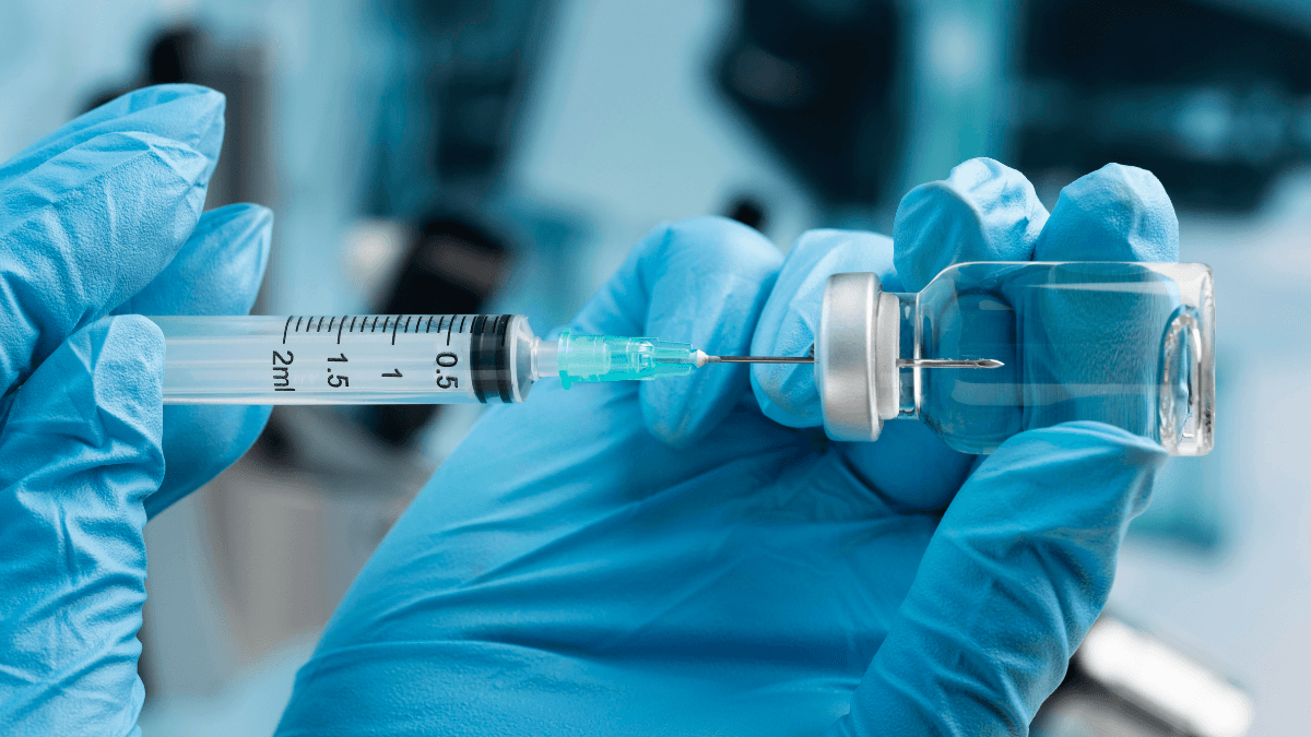 Anvisa suspende Polycid, Fosfato de Clindamicina, Soro Equiplex e fórmulas