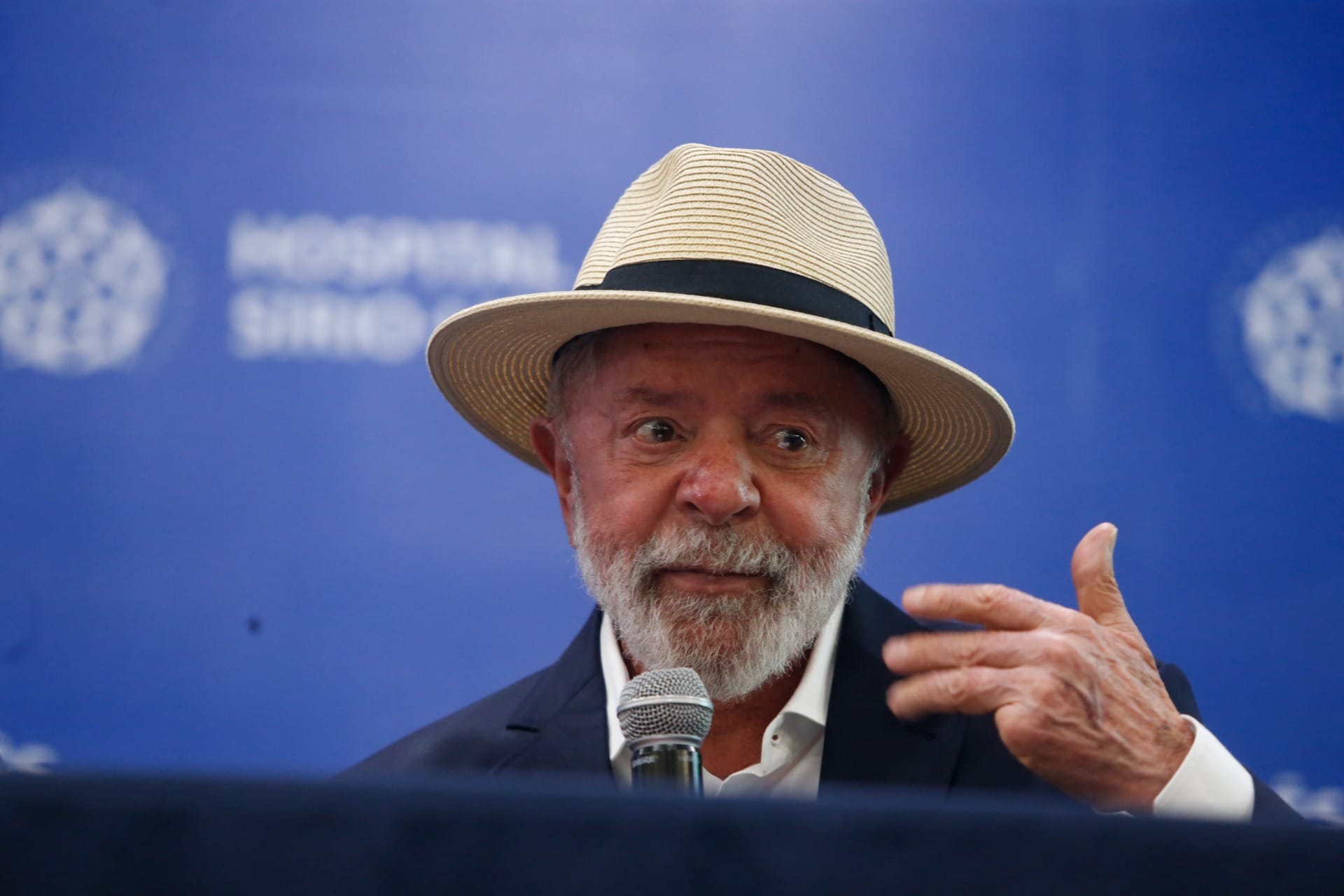 Lula se reúne com bancos e propõe aumento do empréstimo consignado com FTGS como garantia