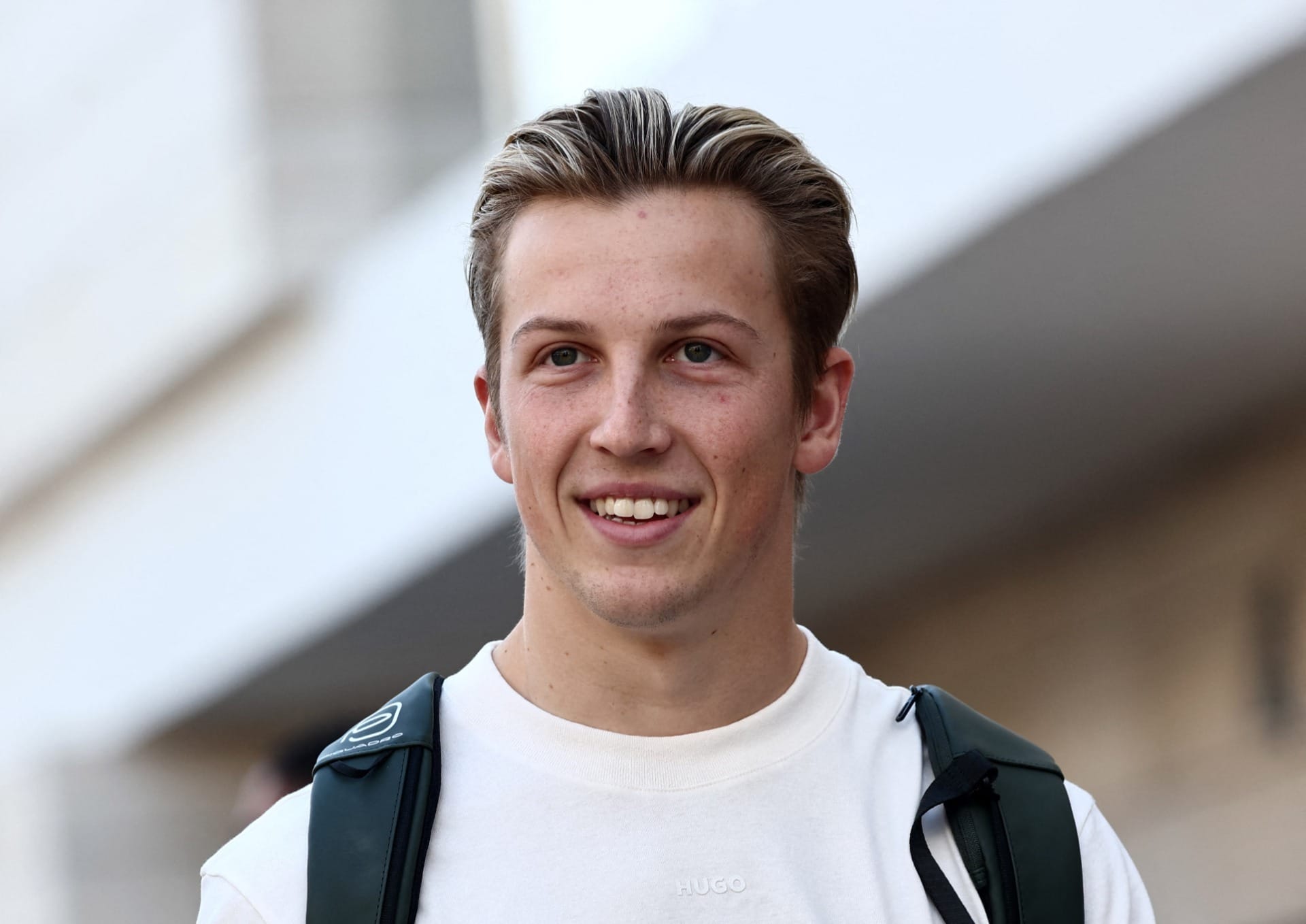 Red Bull anuncia Liam Lawson como substituto de Sergio Pérez para temporada 2025