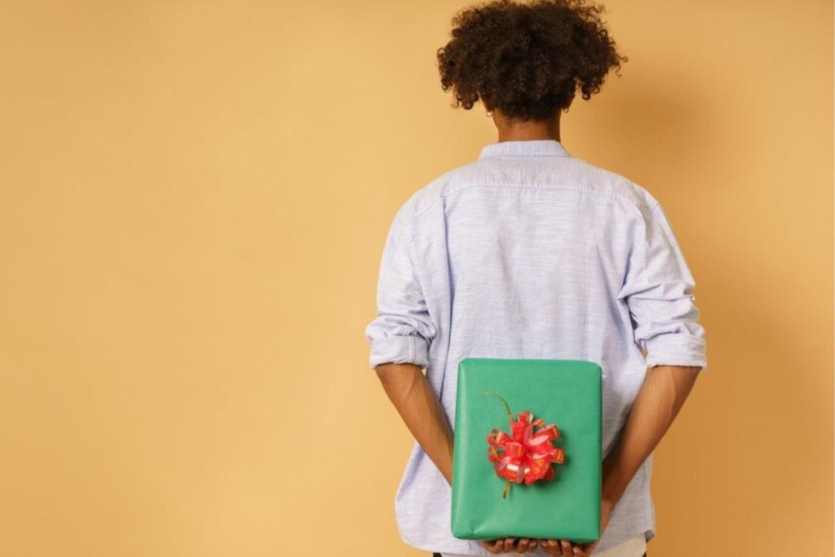 Tudo o que você precisa saber para fazer um amigo secreto de sucesso
