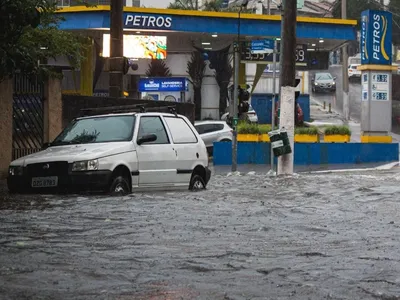 Chuvas intensas colocam Sudeste em alerta máximo até sábado; veja previsão