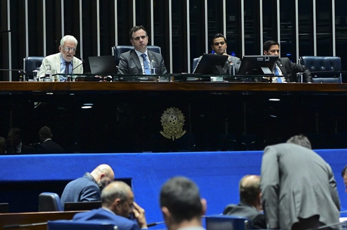 Senado aprova teto do salário mínimo e mudanças no BPC, encerrando votações do corte de gastos