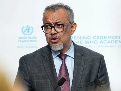 'Profunda preocupação', diz diretor da OMS sobre corte de recursos dos EUA para HIV