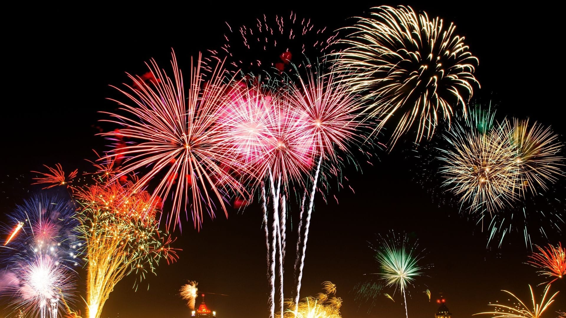 Clube de Campinas é multado em mais de R$ 24 mil por soltar fogos de artifício com barulho