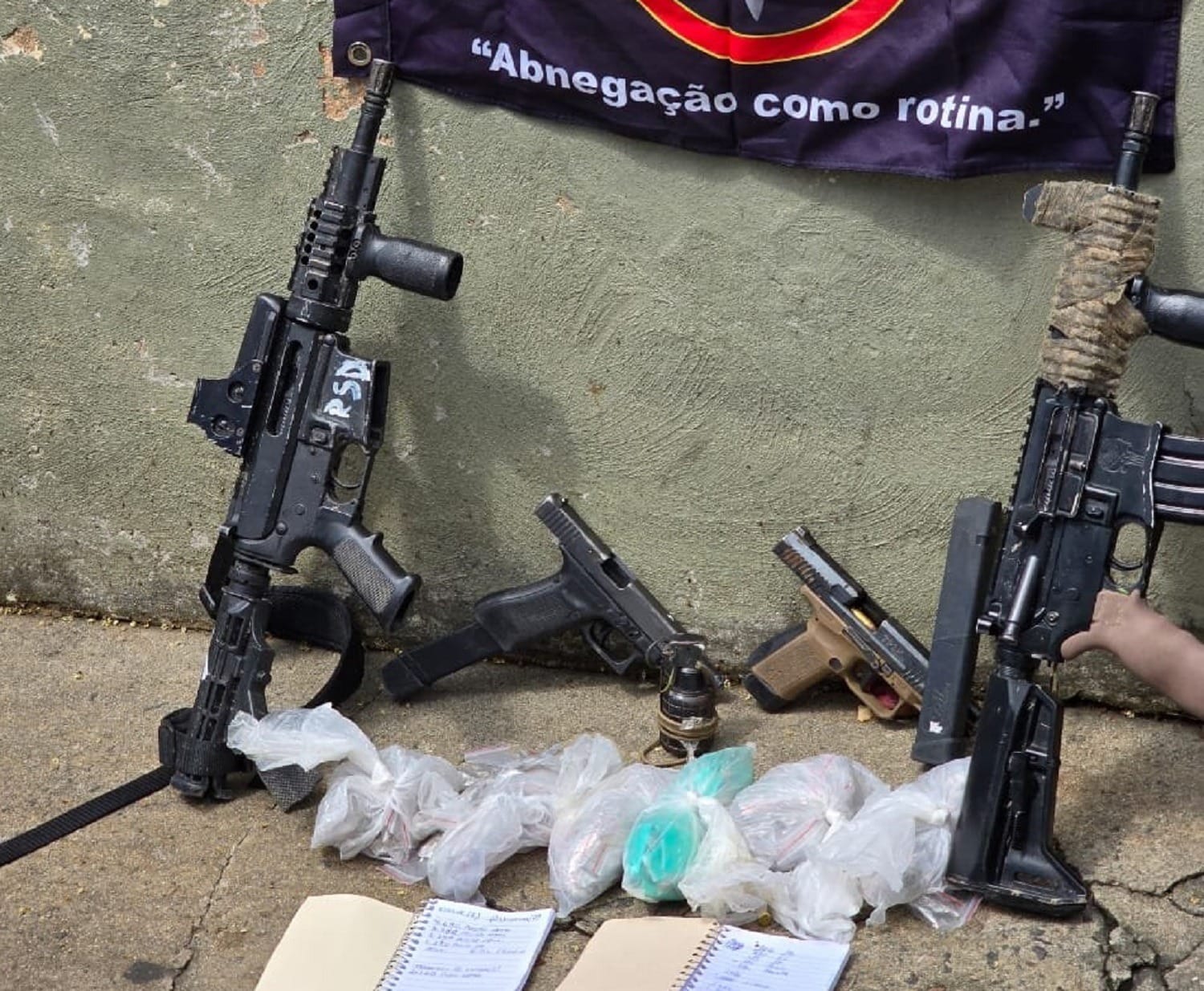 Confrontos assustam moradores no Morro dos Macacos; ação do Bope termina com suspeitos presos