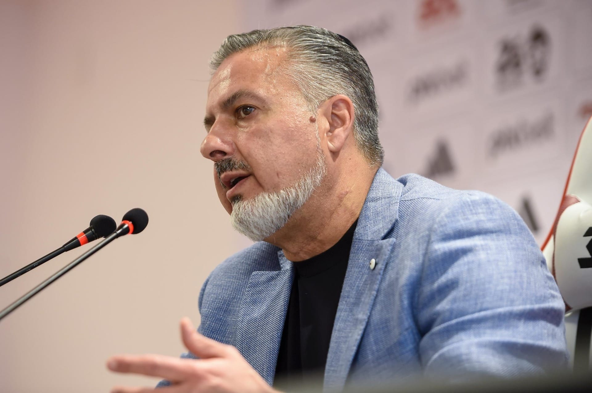 Diretor do Flamengo é denunciado ao STJD por sugerir benefício ao Palmeiras