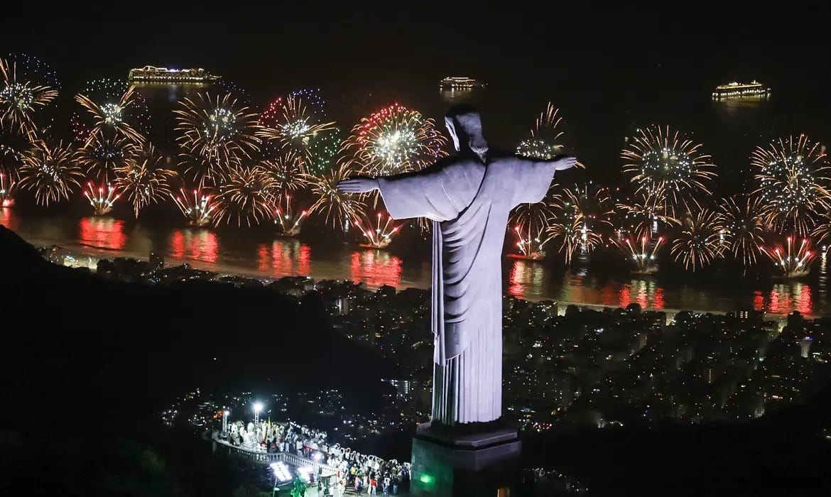 Rio recebe mais de 12 palcos espalhados pela cidade para comemorar chegada de 2025