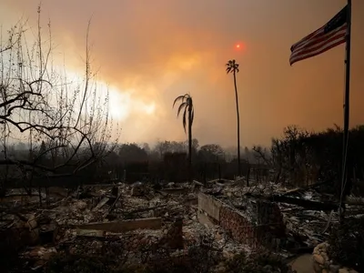 Perdas para seguradoras nos EUA podem chegar a US$ 25 bi com incêndios em Los Angeles