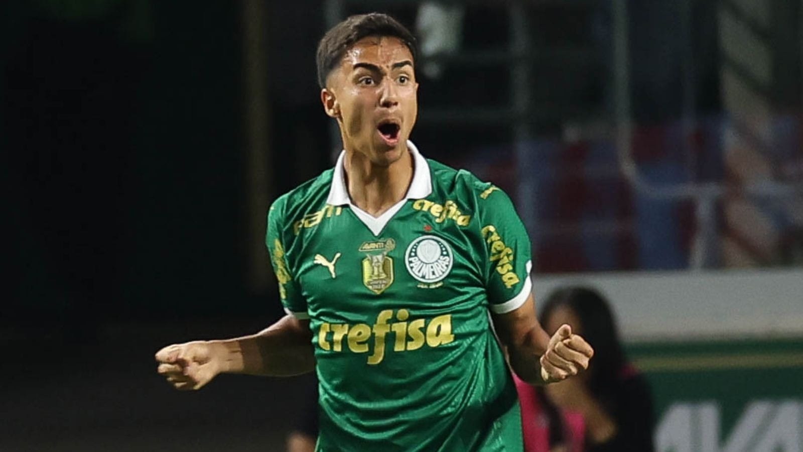 Manchester City chega a acordo com o Palmeiras pela compra de Vitor Reis