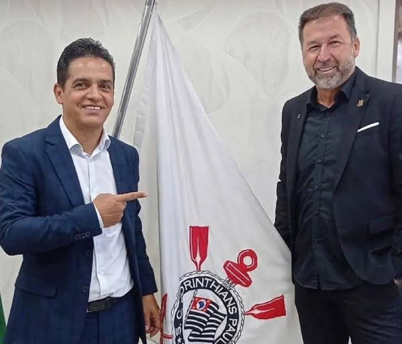 Diretor jurídico ameaçou deixar o Corinthians caso Marcelo Mariano não fosse desligado