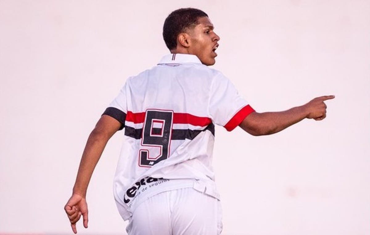 Ryan explica gol que classificou São Paulo na Copinha: ‘Goleiro não ia esperar duas cavadinhas’