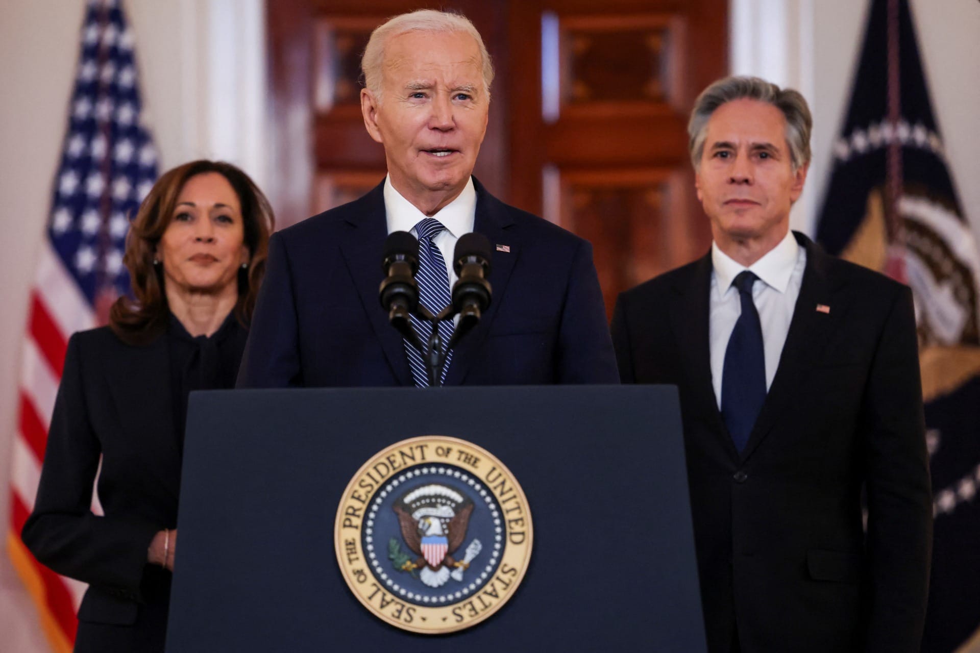 Biden reaparece e critica Trump em raro discurso público