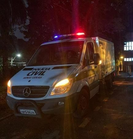 Homem em surto morre baleado por adolescente no Cabana, em BH