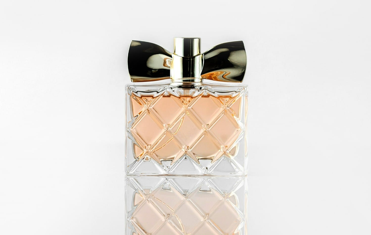 A concentração de essência é o que diferencia um perfume do outro. / Foto: Freepik