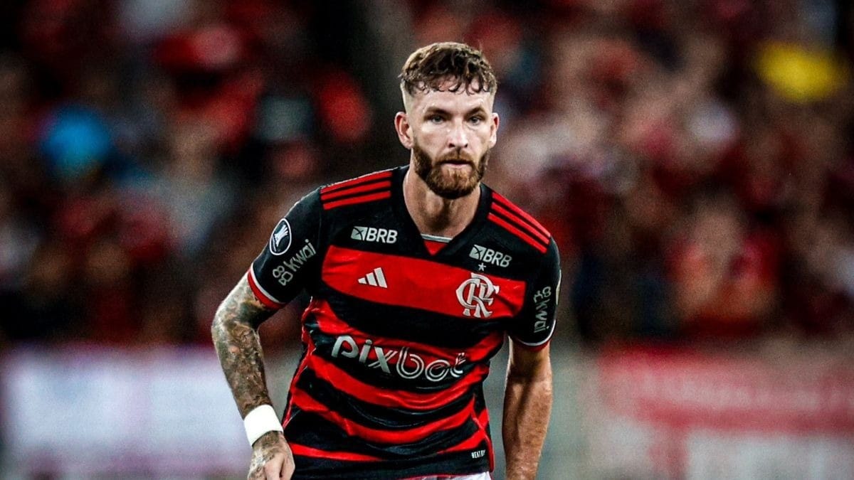 Flamengo libera Léo Pereira para voltar ao Brasil e tratar de problema pessoal