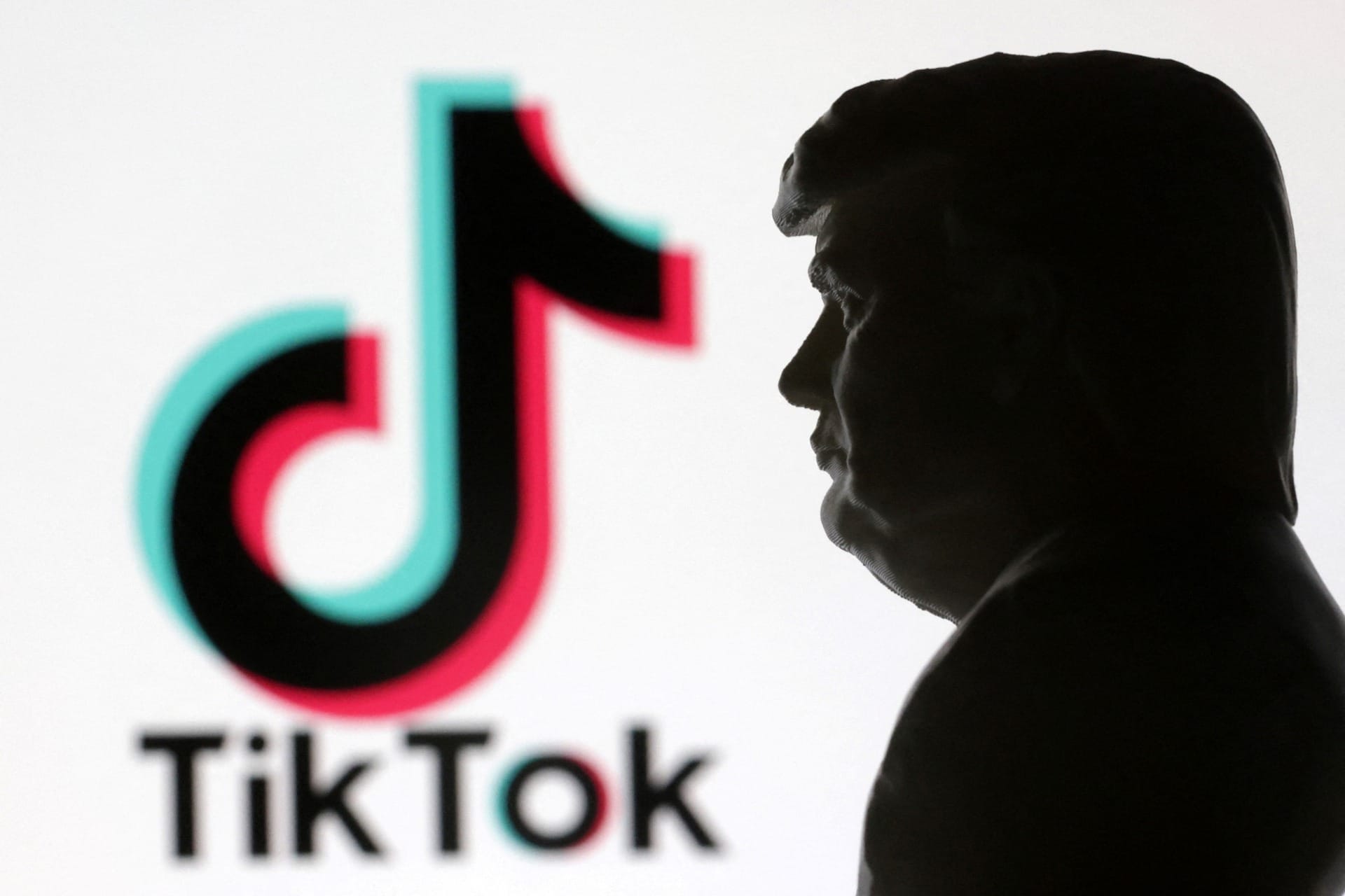 Trump estende em 90 dias prazo para que TikTok evite suspensão nos EUA