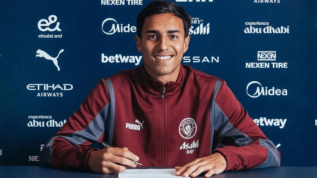 Vitor Reis, zagueiro do Manchester City | Foto: Manchester City