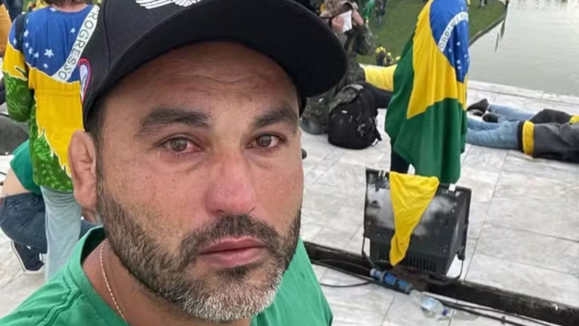 Moraes pede explicações após Léo Índio deixar o Brasil e viajar para Argentina