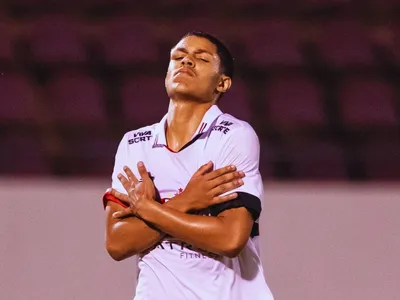 Técnico de Ryan Francisco na várzea chora e revela como descobriu craque 'gelado' do São Paulo