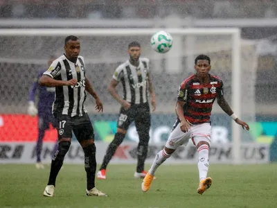 Ayrton Lucas é dúvida e Alex Sandro desfalca Flamengo contra Botafogo: veja provável escalação