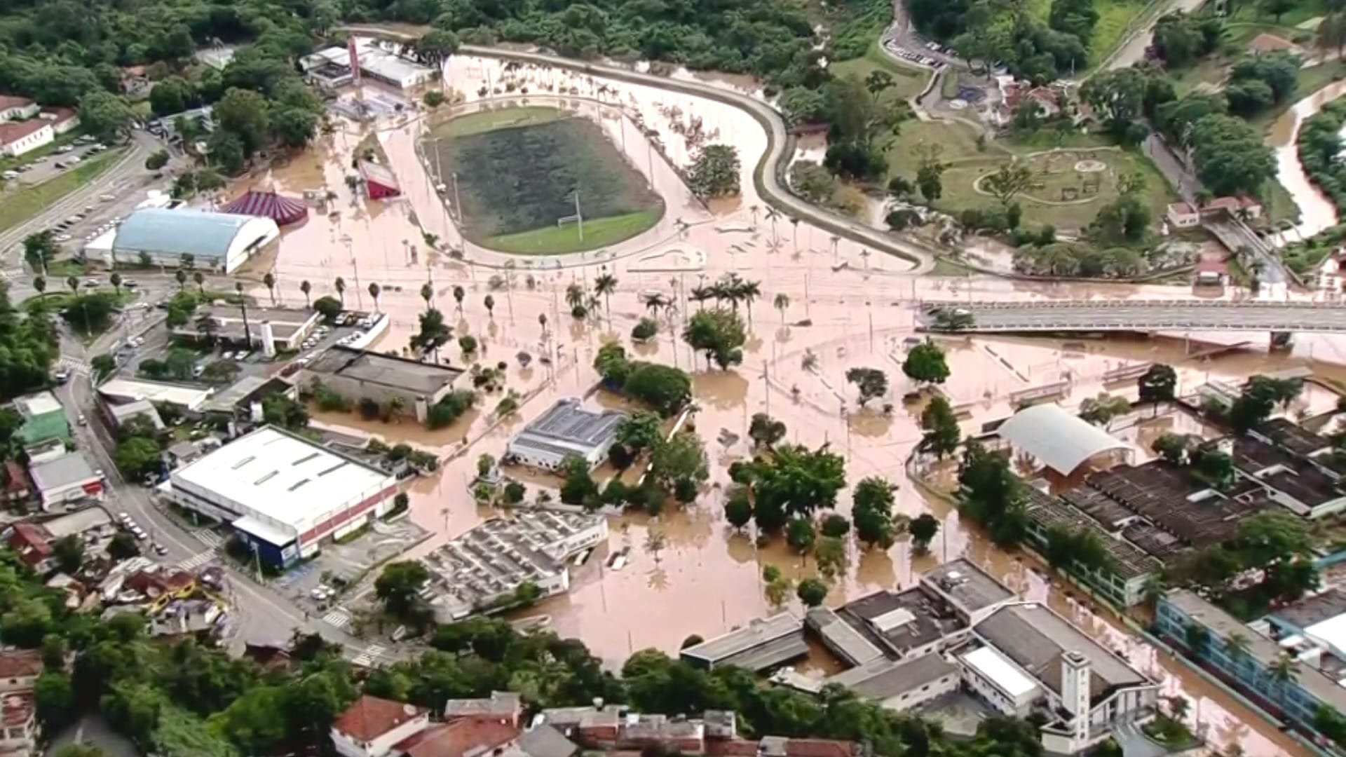 Defesa Civil emite alerta severo na capital; SP deve ter chuvas intensas até quarta (5)