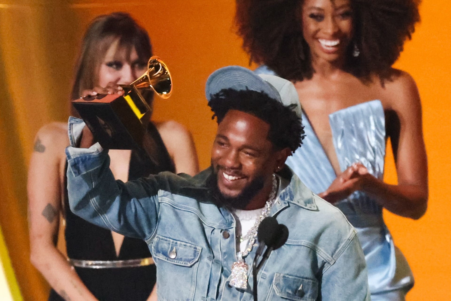 'Treta' com Drake inspirou Kendrick Lamar a fazer música que ganhou cinco prêmios no Grammy