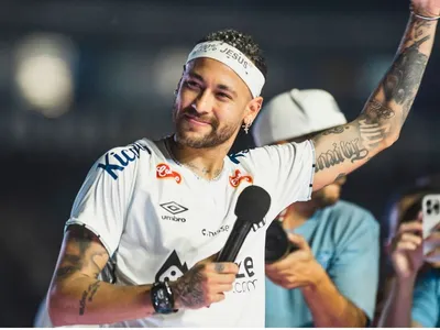 Neymar completa 33 anos com reestreia no Santos e 'missão' para a Copa de 2026