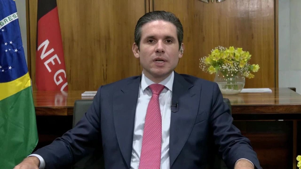 Hugo Motta defende ampliação para 35% do teor do etanol na gasolina