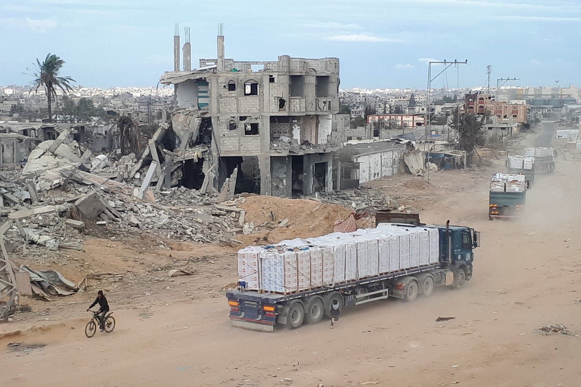 Governo do Brasil 'deplora' decisão de Israel de suspender entrada de ajuda humanitária em Gaza