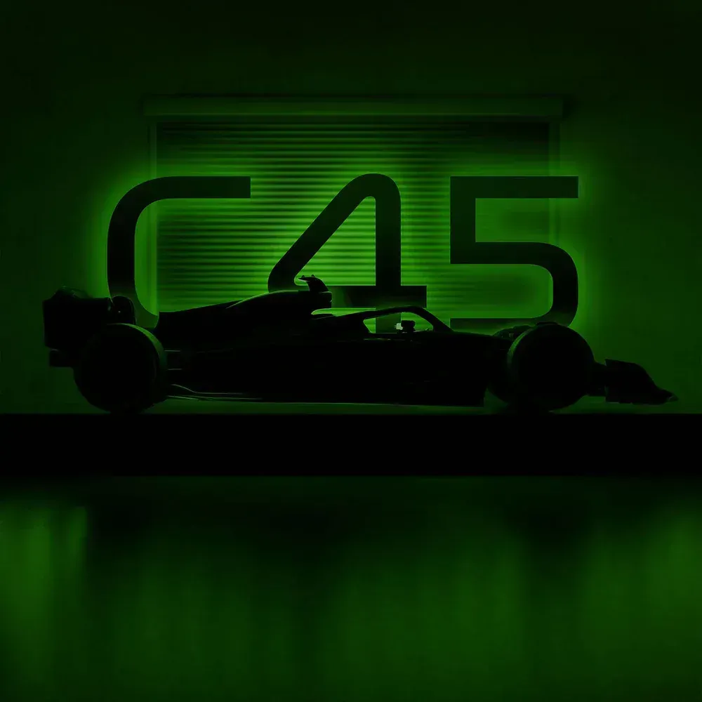 Sauber anuncia leilão de carro usado em apresentação da temporada de 2025 da Fórmula 1