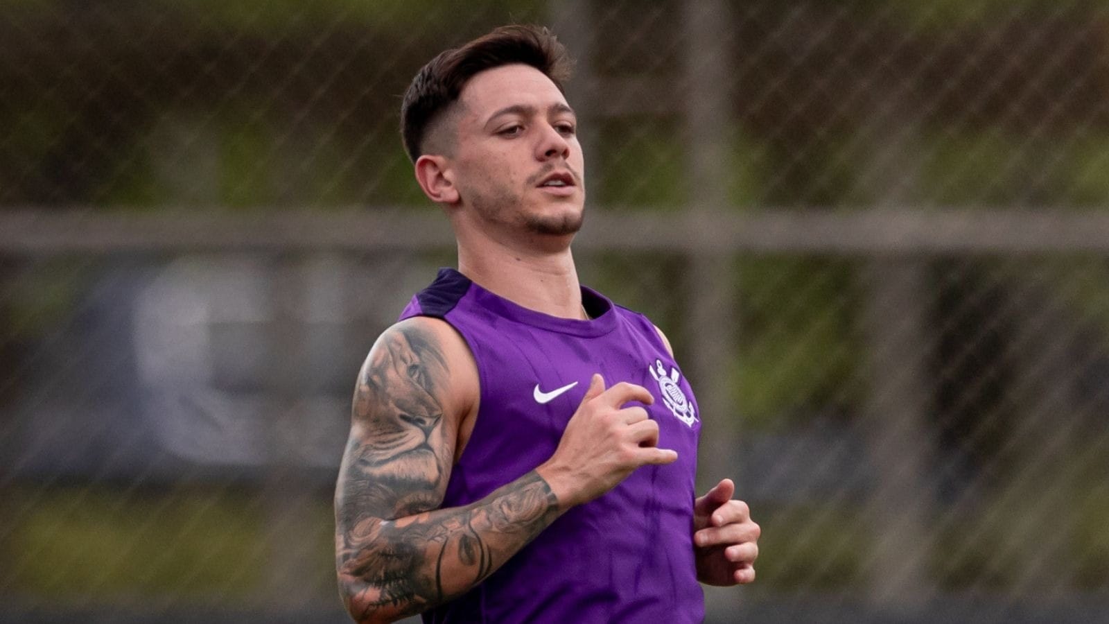 Garro intensifica fortalecimento no joelho, mas evita prever retorno ao ...