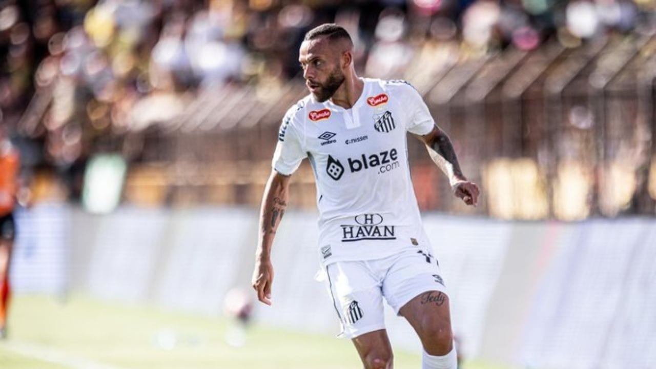 Atacante diz que tentou devolver quarto a Neymar (Imagem: @SantosFC/Twitter)