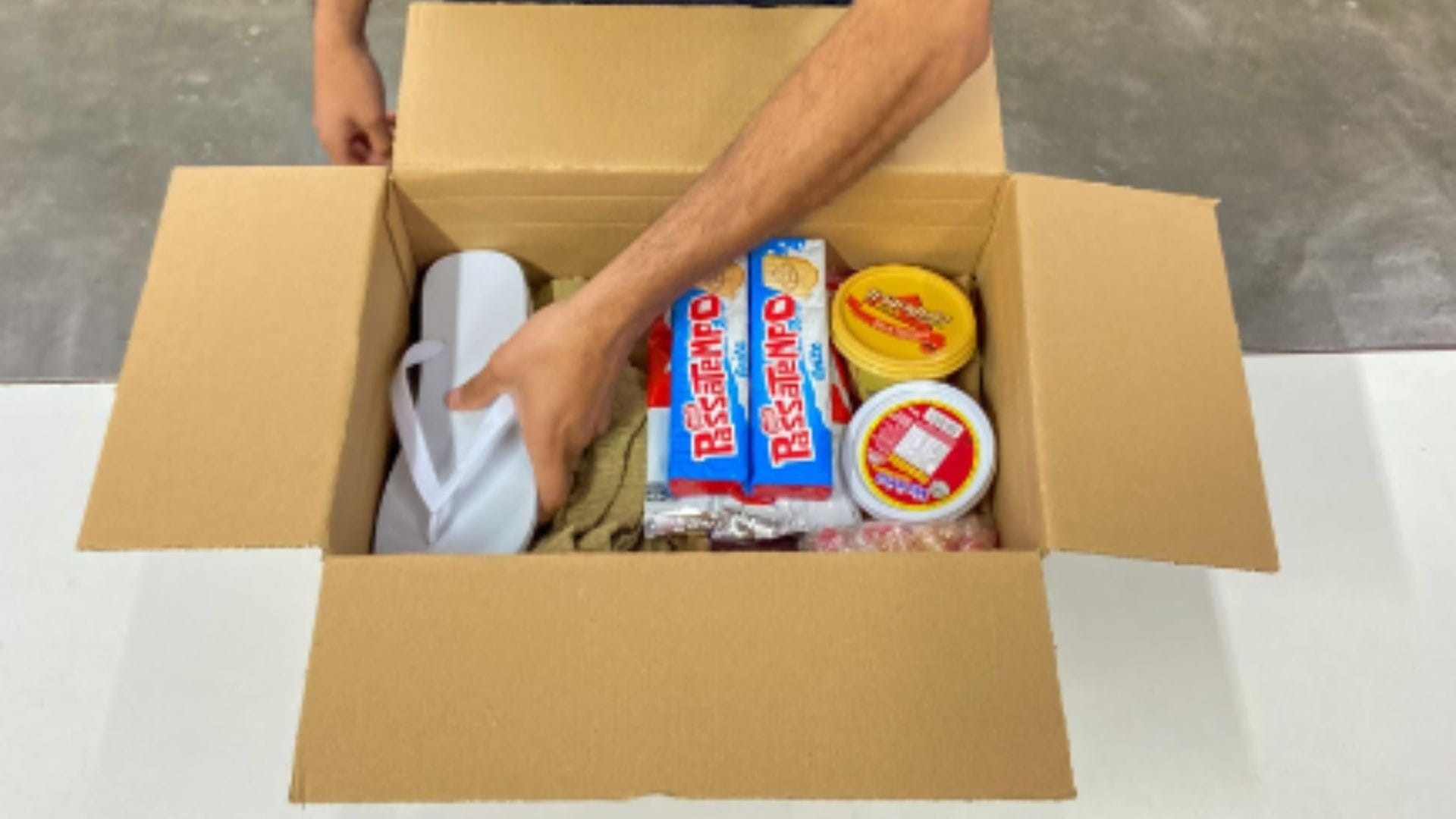 Jumbo CDP monta kits e envia roupas para presídios | Reprodução/Jumbo CDP