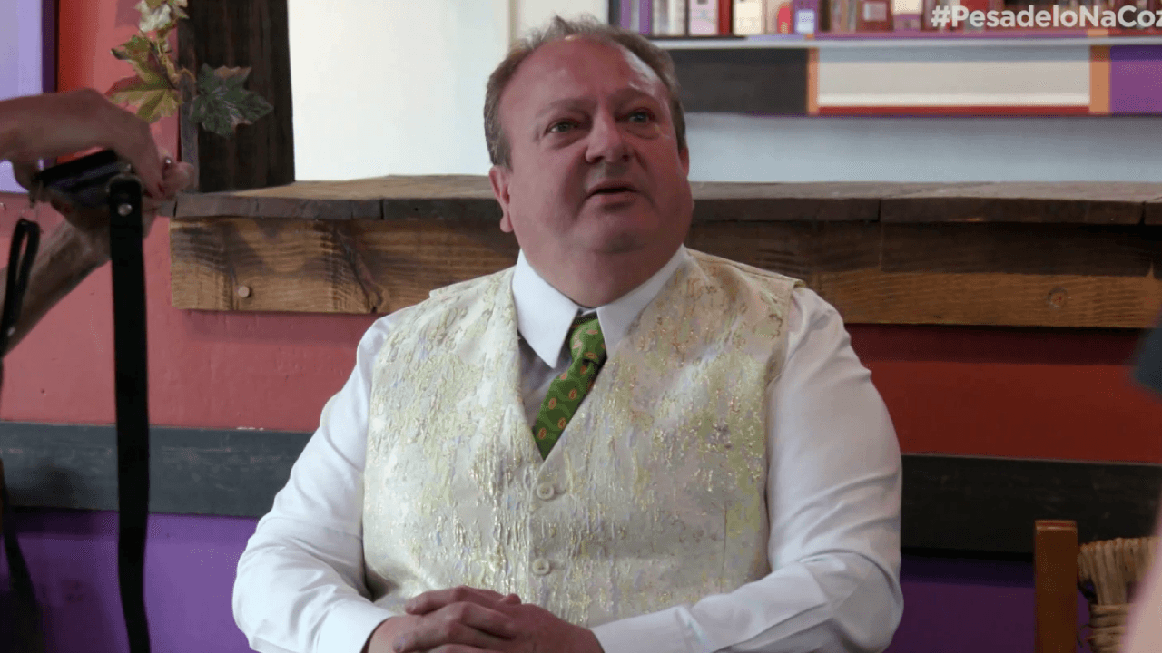 Jacquin se revolta com falta de cardápio físico em restaurante: “Pandemia acabou”