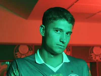 Ex-companheiro de Emiliano Martínez elogia reforço do Palmeiras: "Tem qualidade"