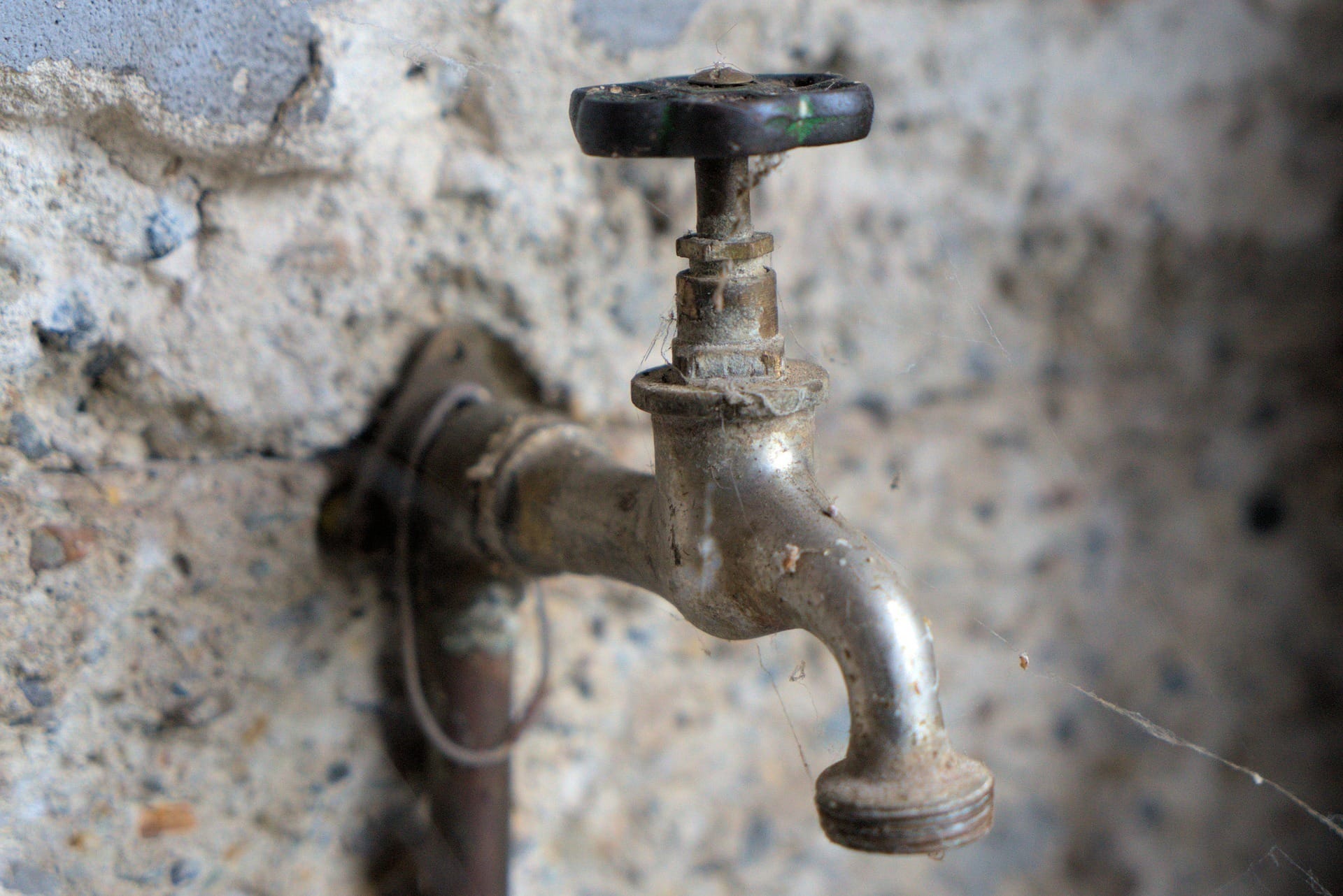 Vazamento de diesel no Rio Atibaia deixa 73% de Sumaré sem água