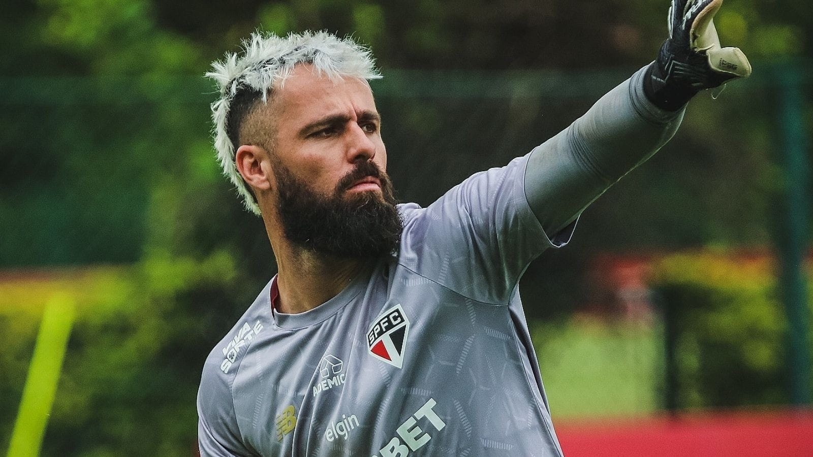 Dirigente admite relação conturbada de Jandrei no São Paulo: 'Não estava se sentindo bem'