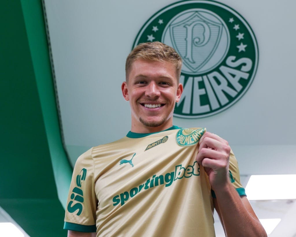 Palmeiras anuncia contratação do zagueiro Bruno Fuchs: 'É uma oportunidade maravilhosa'