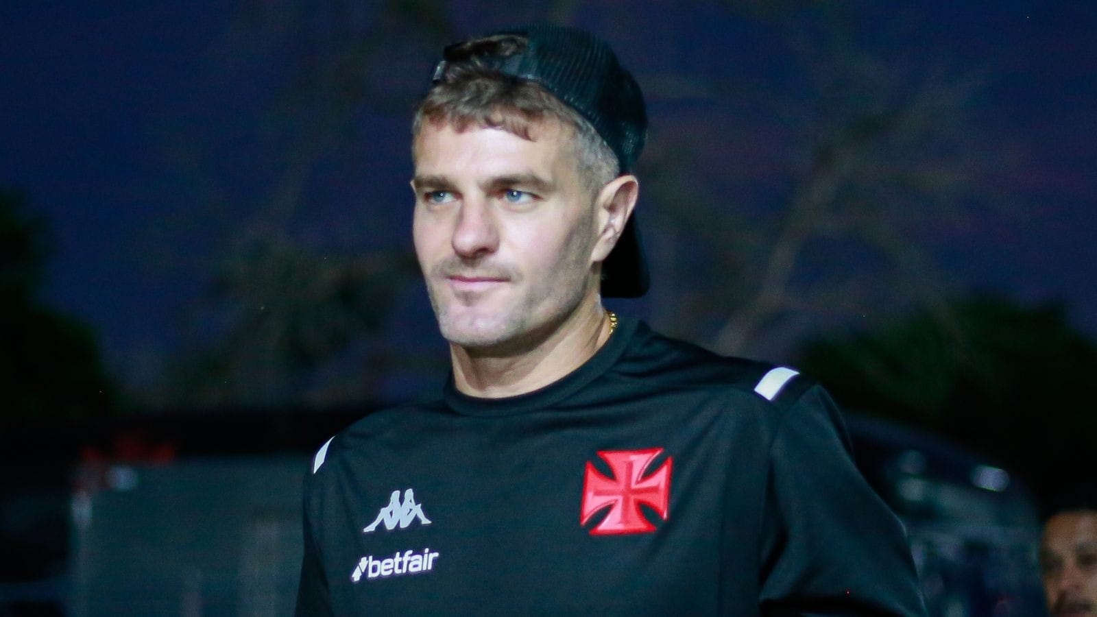 Cerro Porteño apresenta contrato mais longo e avança por Vegetti, do Vasco